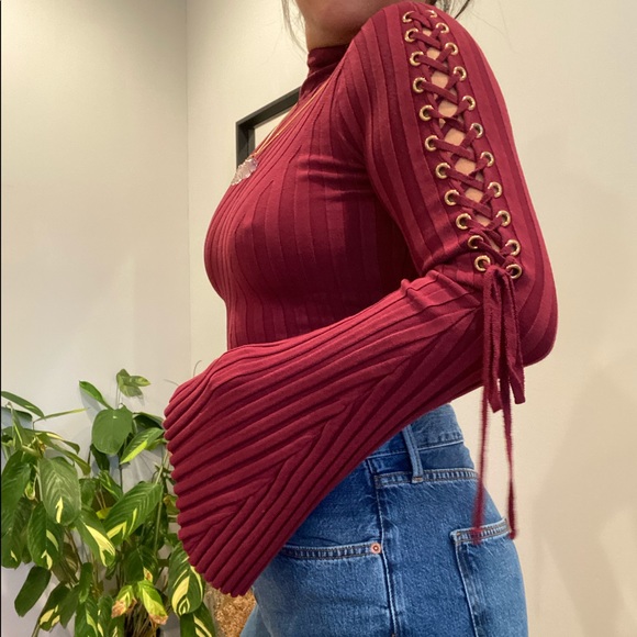 Sweater with corset sleeves - Picture 3 of 5